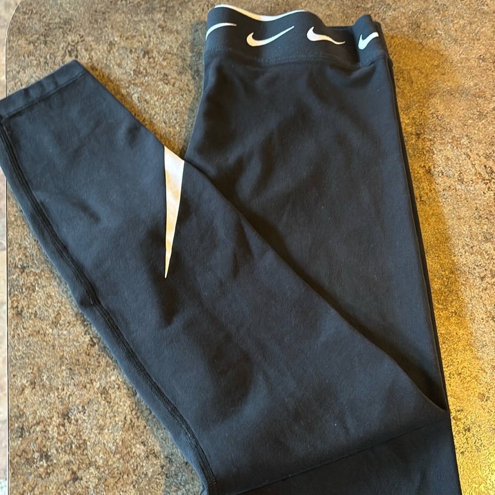 Women’s Black Nike Leggings. Size XL. Condition Great.